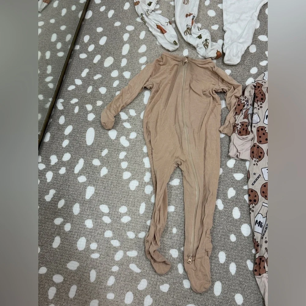 Lot of 6 neutral footies bamboo unisex baby beige milk cookies zippy onesie tan